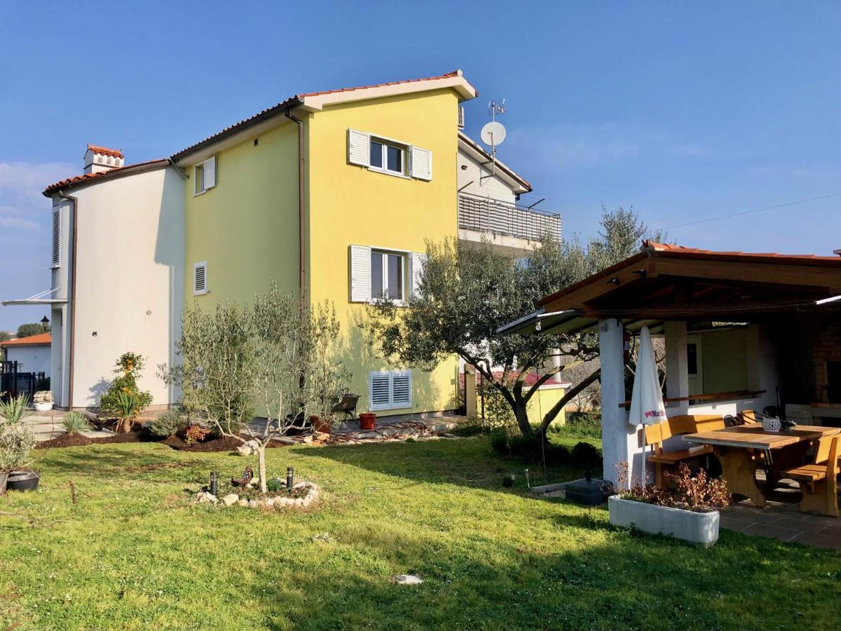 Goldfinch Estate Apartment Banjole Luaran gambar