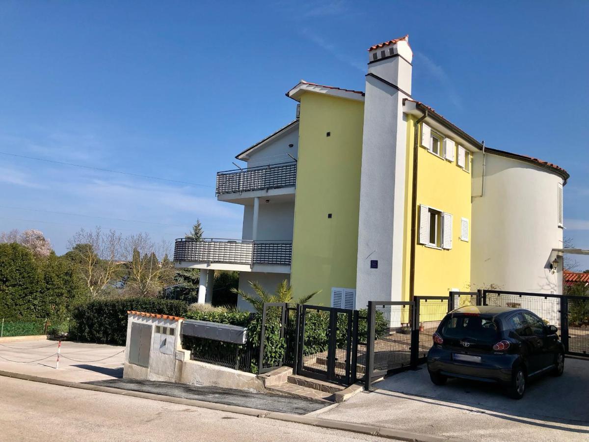 Goldfinch Estate Apartment Banjole Luaran gambar