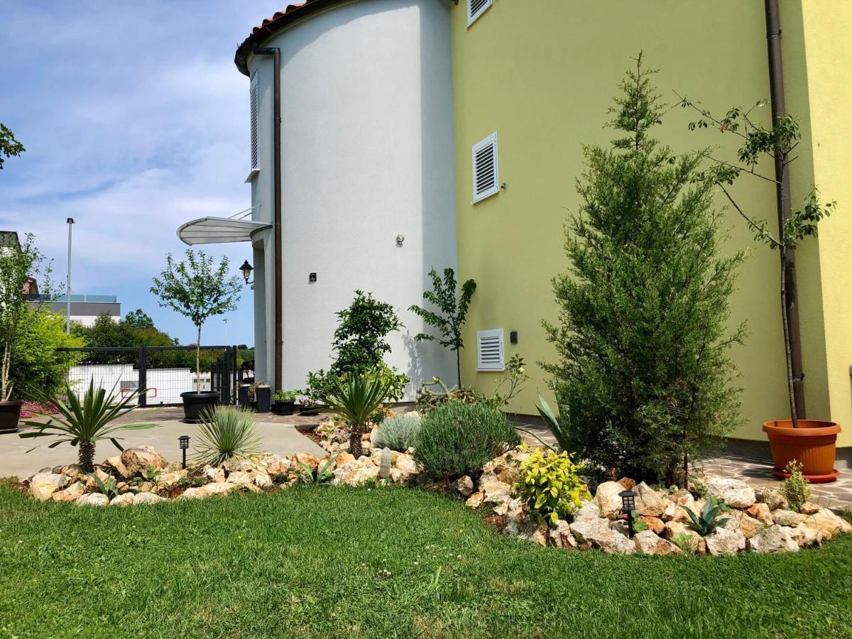 Goldfinch Estate Apartment Banjole Luaran gambar
