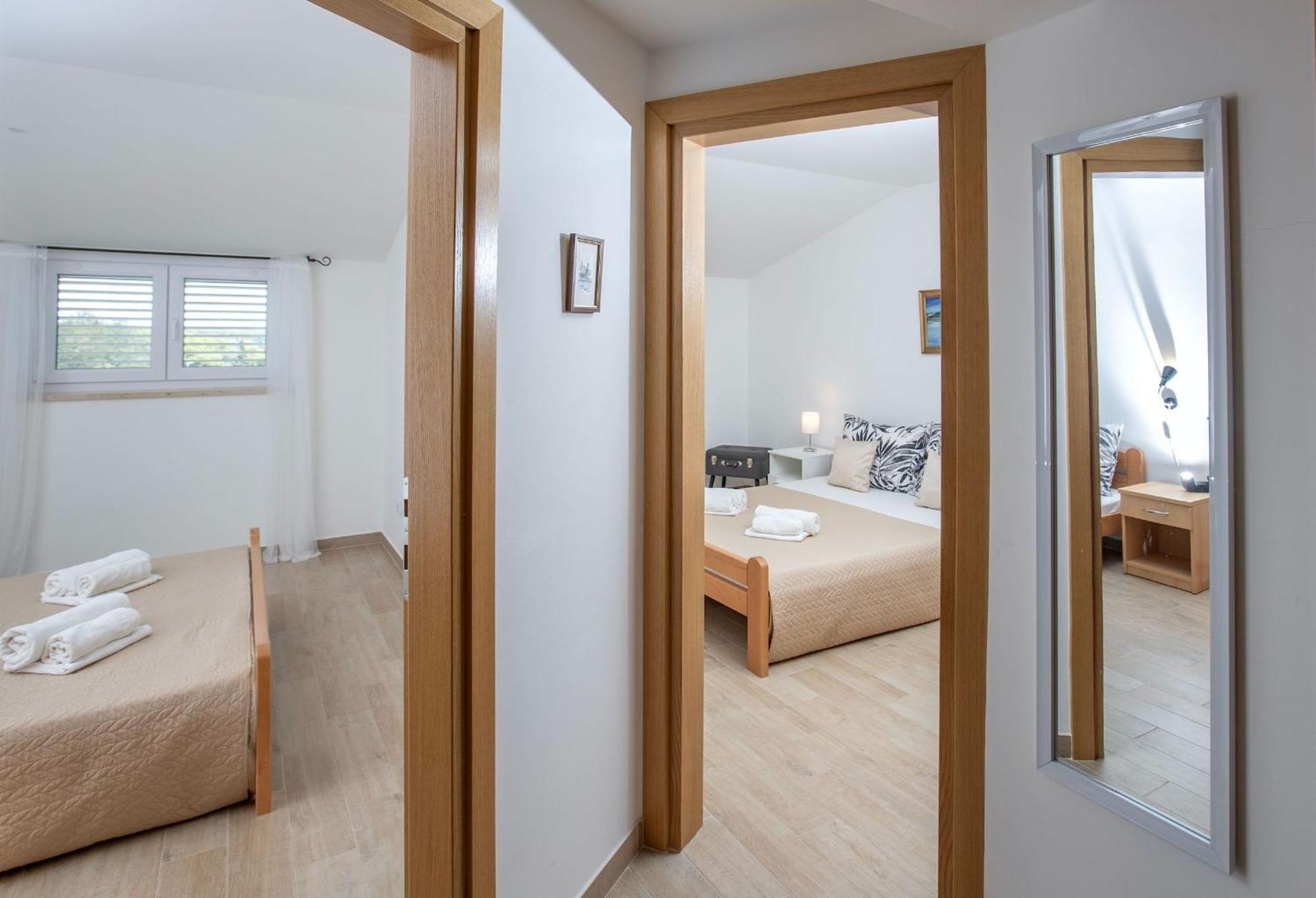 Goldfinch Estate Apartment Banjole Bilik gambar