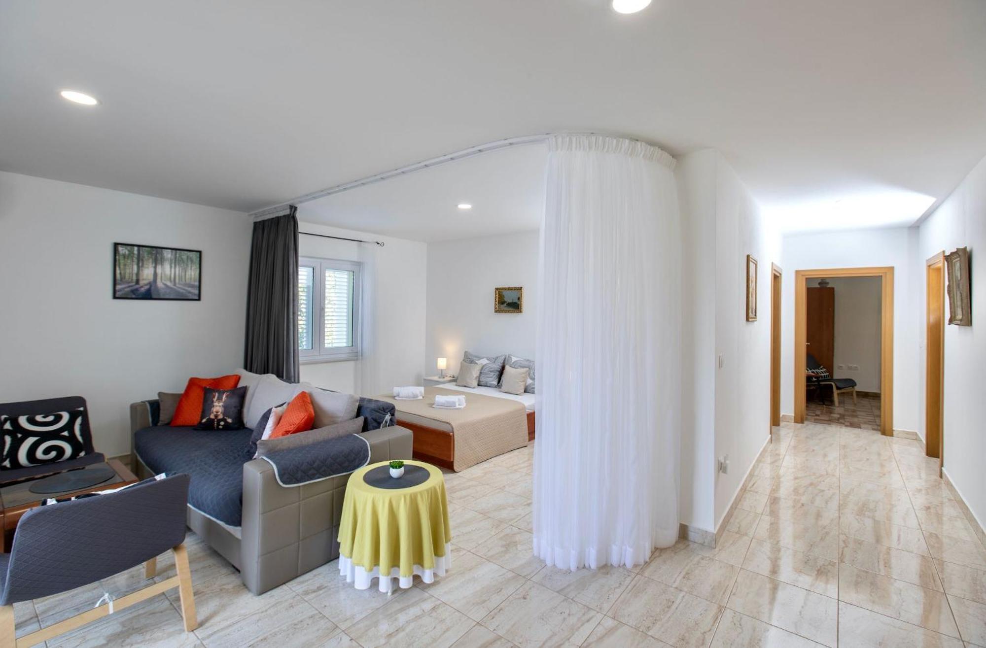 Goldfinch Estate Apartment Banjole Luaran gambar