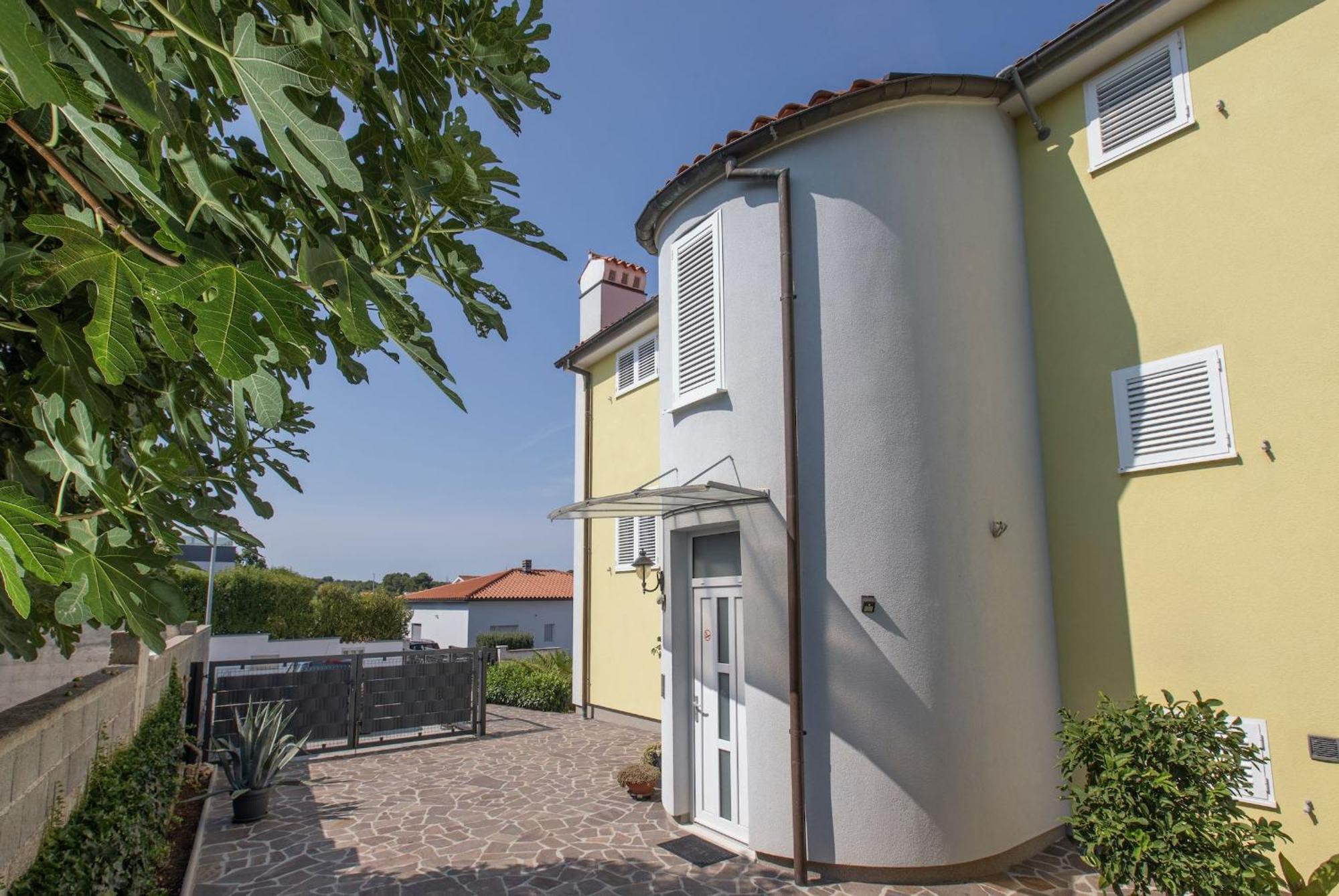 Goldfinch Estate Apartment Banjole Luaran gambar